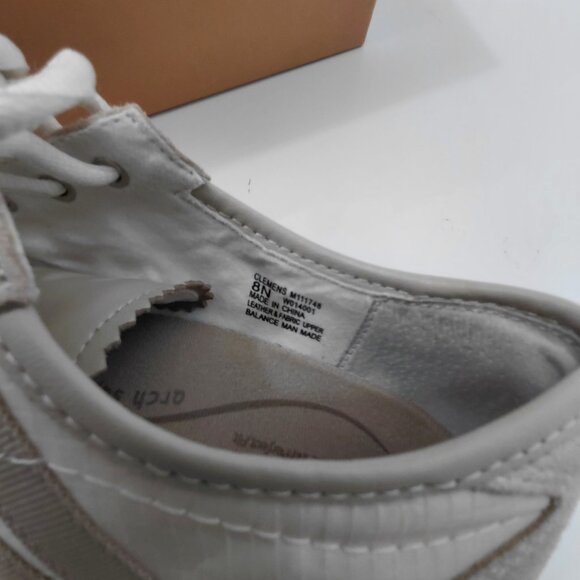 Women's Sneakers by Munro size 8 - Picture 11 of 11